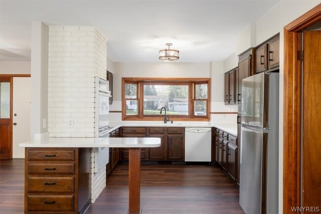 Building Photo - 60 Heiler Dr