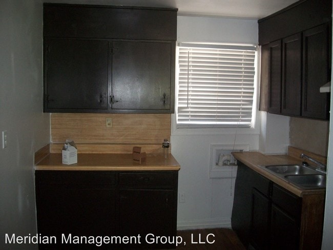 Building Photo - 2 br, 1 bath Apartment - 4855 College Street