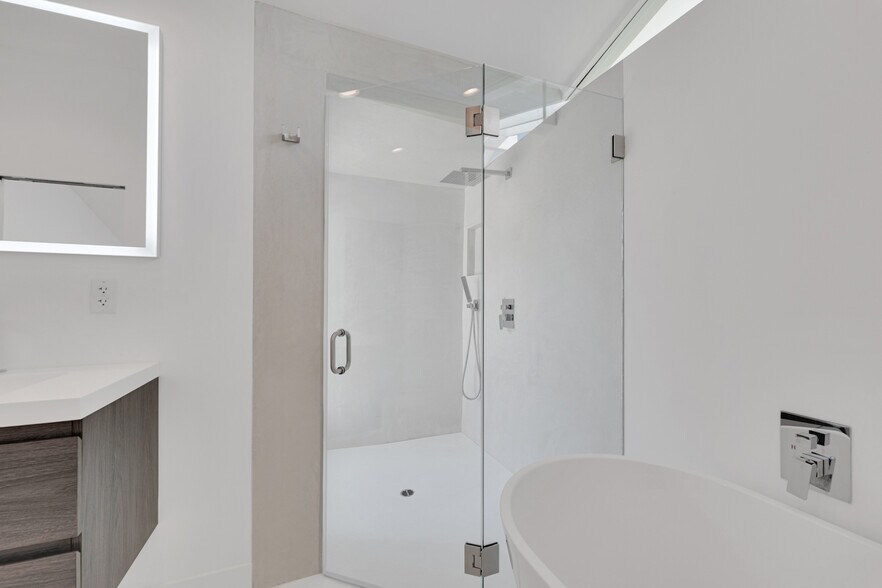 Building Photo - 6234 Paseo Canyon Dr