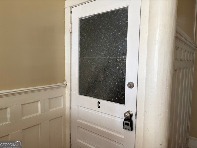 Building Photo - 836 E Henry St