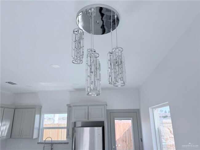 Building Photo - 11 Bliss