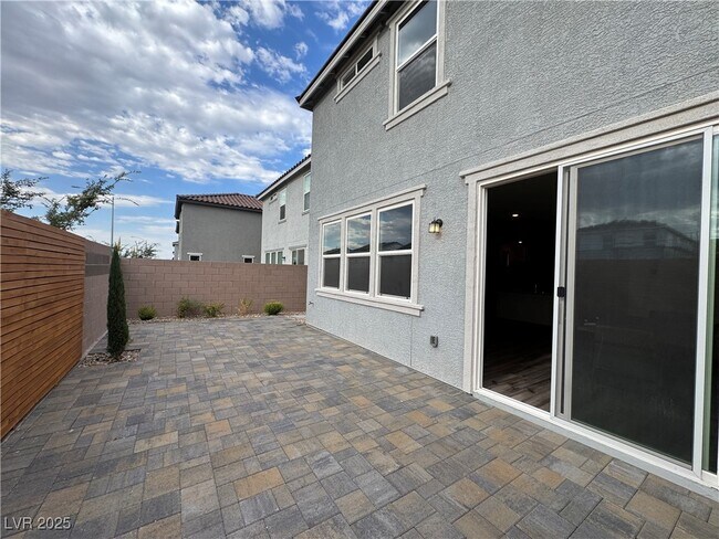 Building Photo - 6675 Ellery St