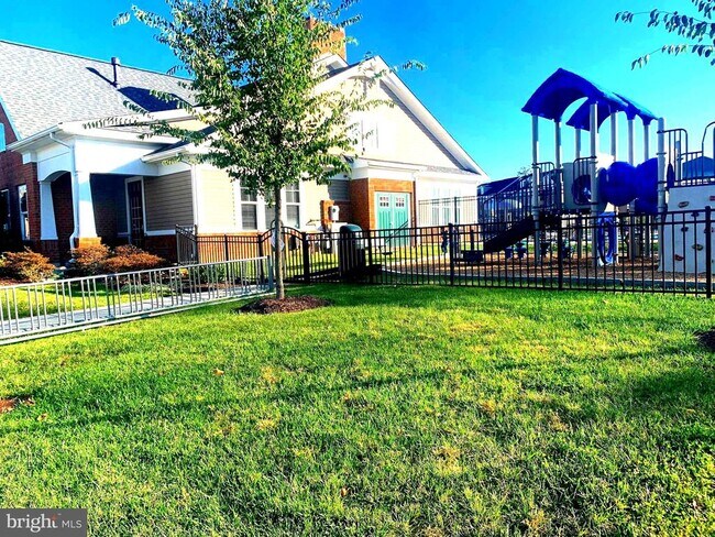 Building Photo - 9606 Julia Ln