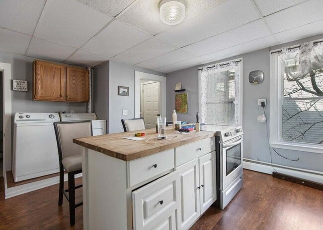 Building Photo - 170 Cleaves St