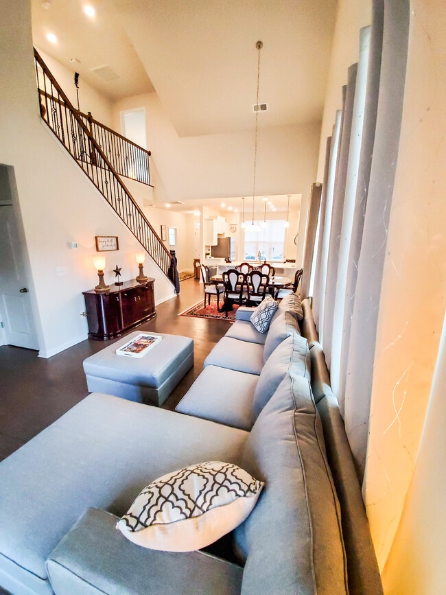 Building Photo - 6958 Walnut Branch Ln