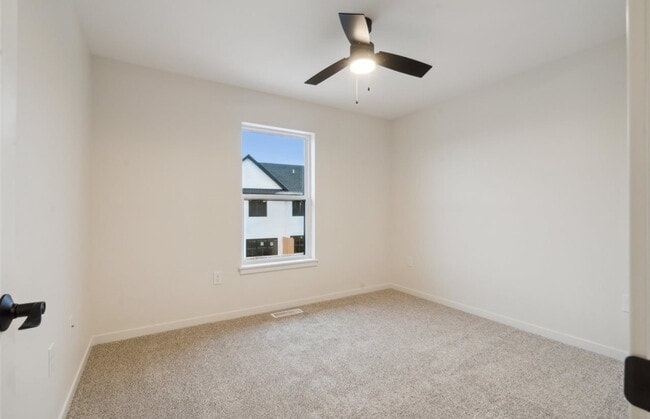 Building Photo - 4749 Preston Ln