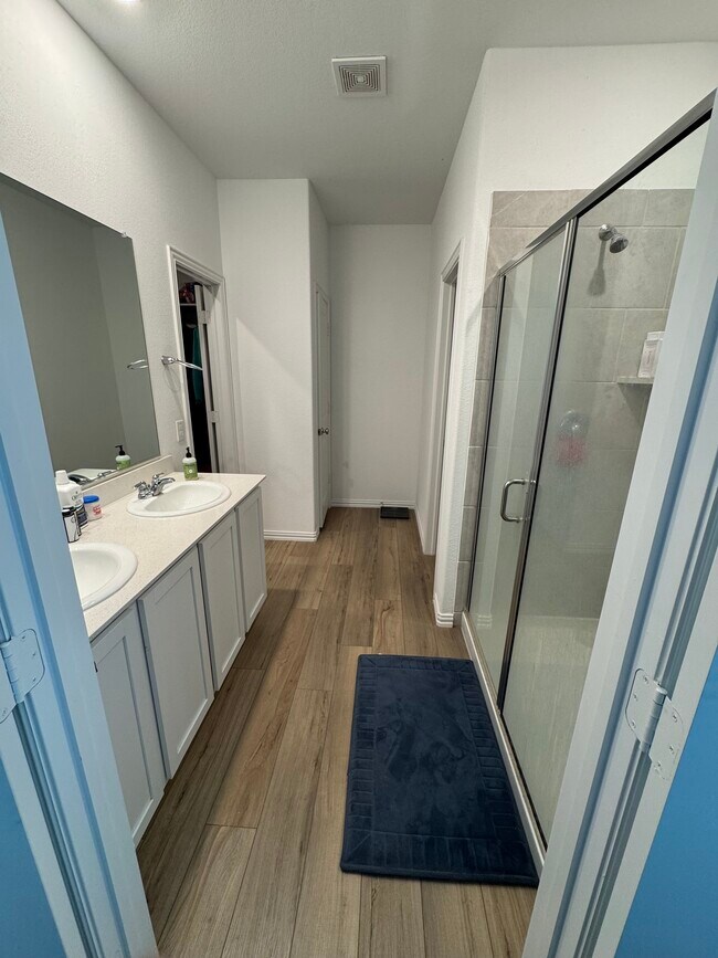 Building Photo - 736 Pollyann Trl