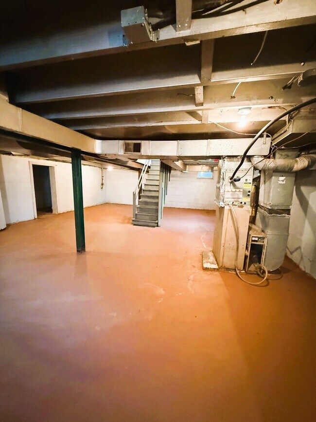 Building Photo - Spacious 3 Bedroom Rental!