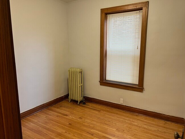 2nd bedroom - 5353 W Newport Ave