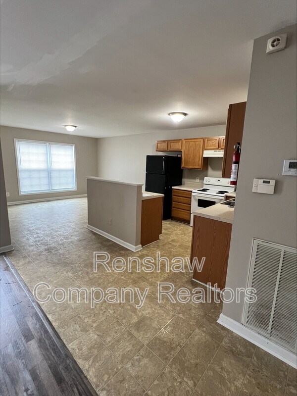 Building Photo - 121 Cloverdale St