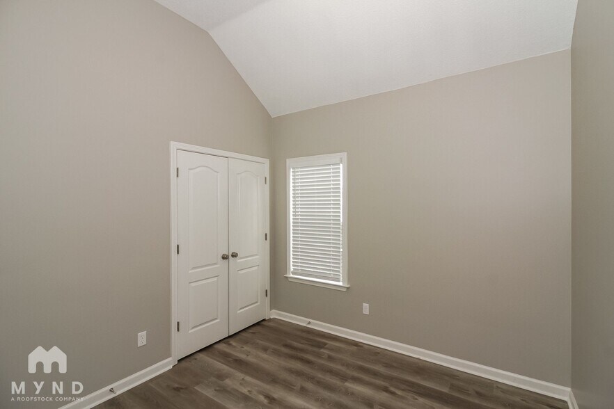 Building Photo - 10172 Lynham Dr