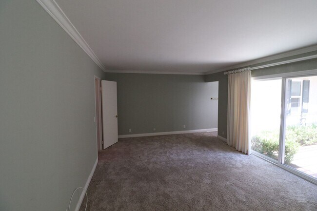 Building Photo - 1050 Pacifica Dr