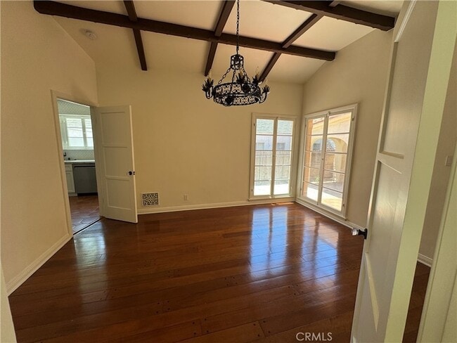 Building Photo - 144 S La Peer Dr