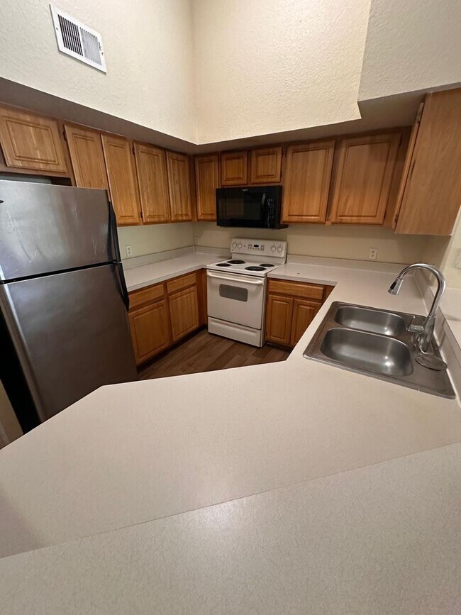 Building Photo - 13013 Mulberry Park Dr