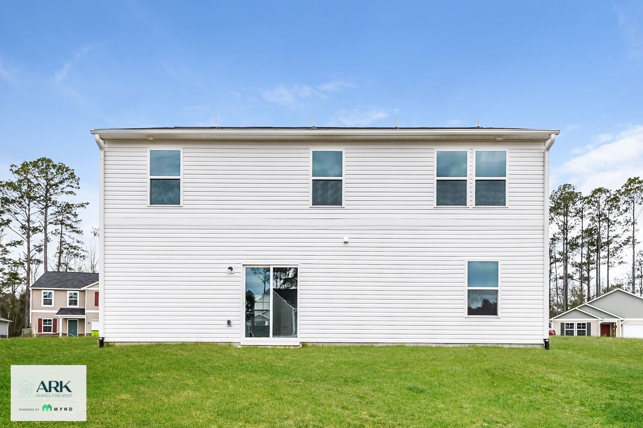 Building Photo - 677 Savanac St SE