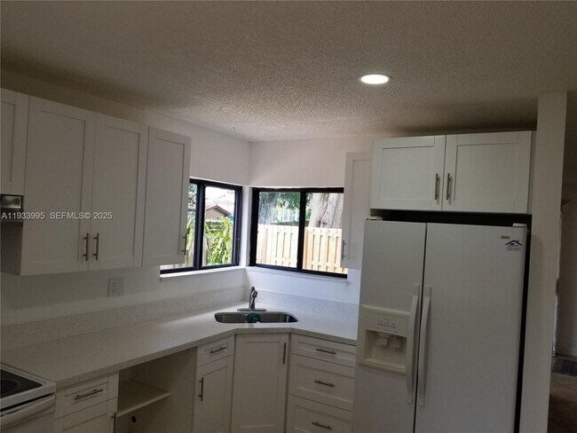 Building Photo - 9535 SW 148th Ave Cir E