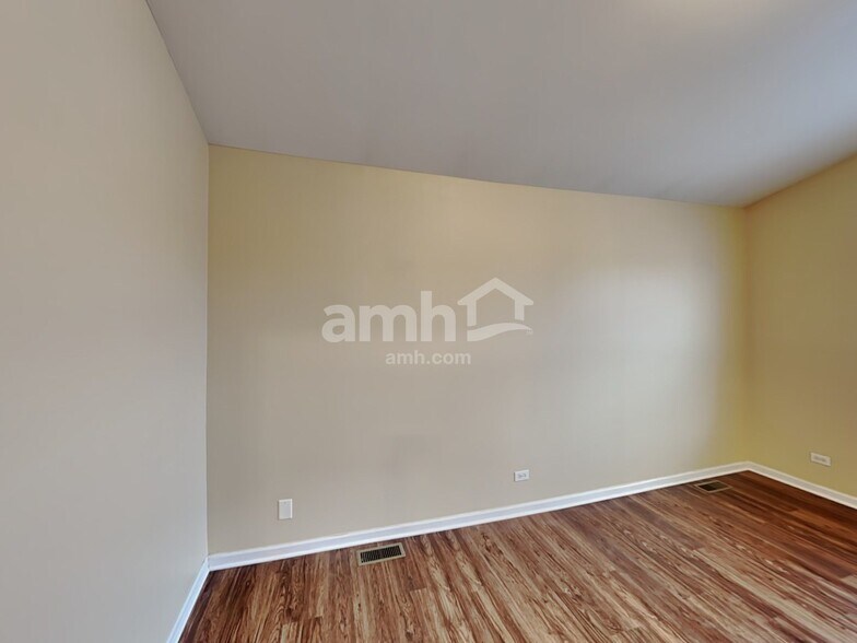 Building Photo - 10620 Rushmore Ln