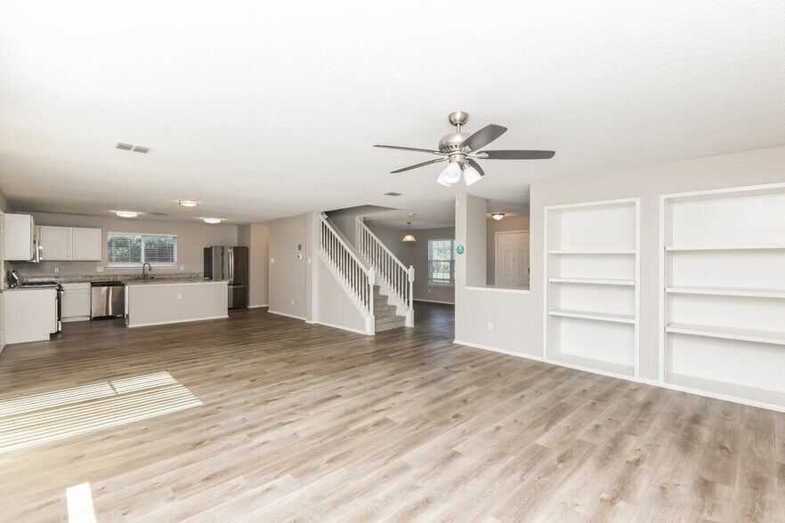 Building Photo - 1315 Rabbit Ridge