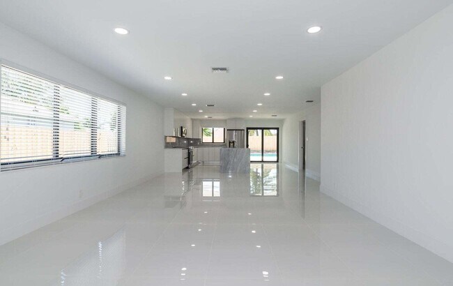 Building Photo - 524 NW 53rd St
