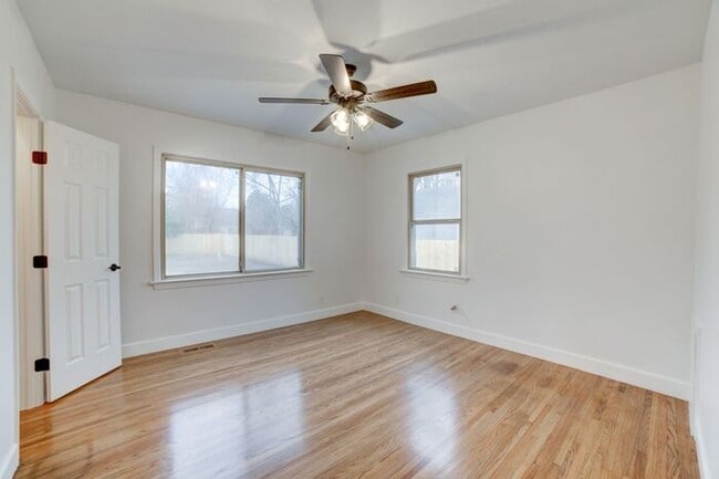 Building Photo - Brookside Bungalow! Newly Remodeled!
