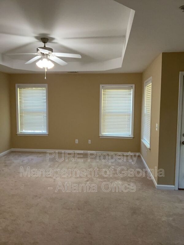 Building Photo - 1555 River Park Blvd