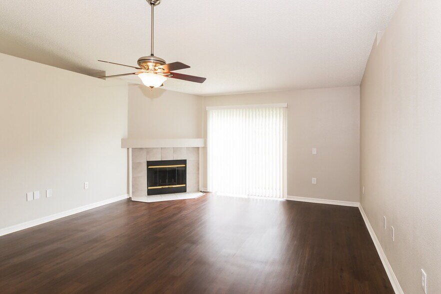 Building Photo - 1684 Dartmouth Dr