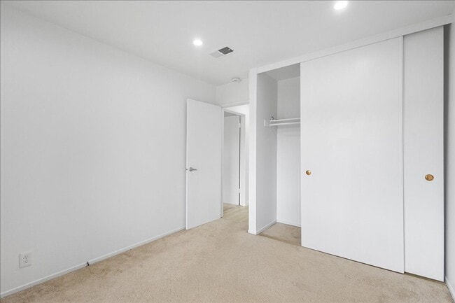 Building Photo - 1141 Verdemar Dr