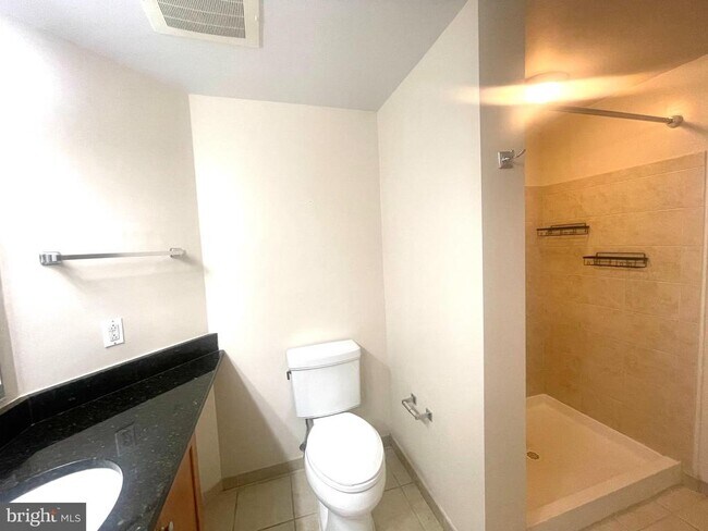 Building Photo - 1020 N Highland St