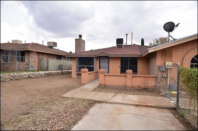 Building Photo - 2 bedroom in El Paso TX 79907