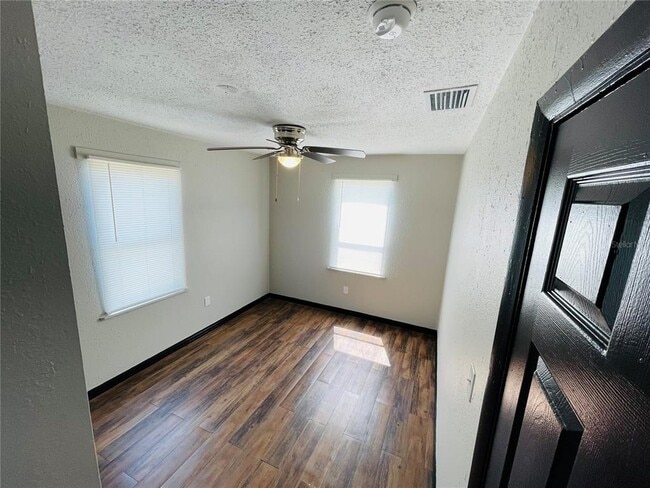 Building Photo - 1023 Ave D