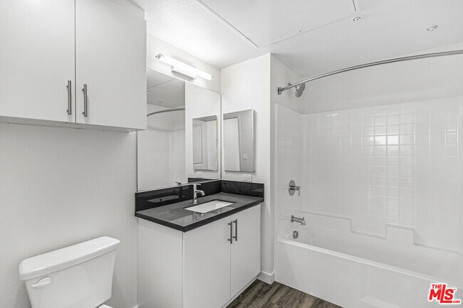 Building Photo - 3567 Chesapeake Ave