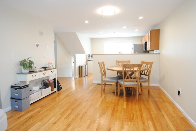 Building Photo - 109 Overlook Cir