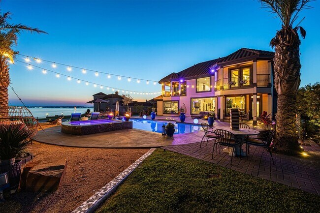 Building Photo - 12345 White Oak Point