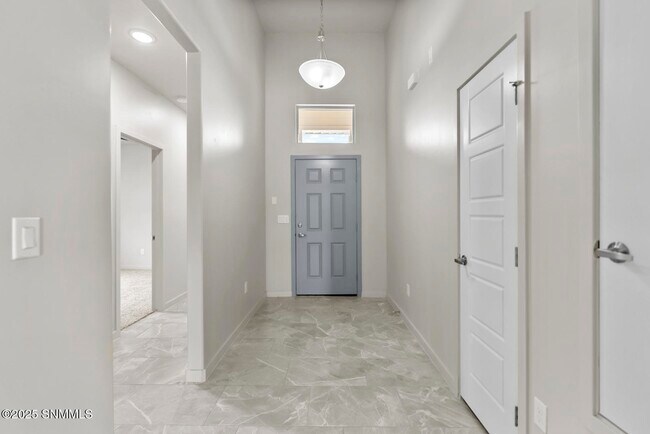 Building Photo - 3684 Springhaven Lp