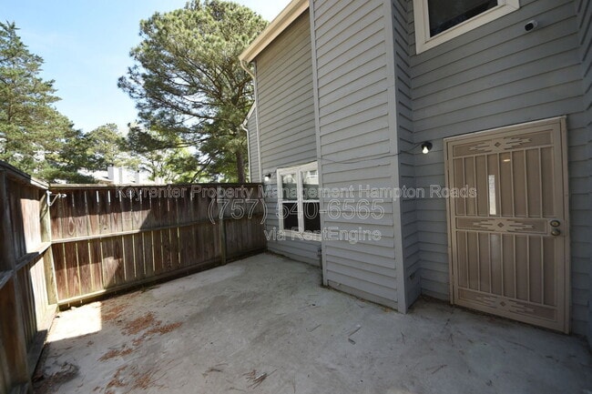 Building Photo - 101 Madison Chase