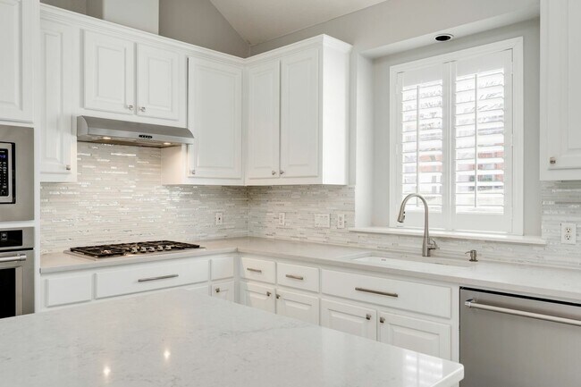 Building Photo - 2916 Alsatia Dr