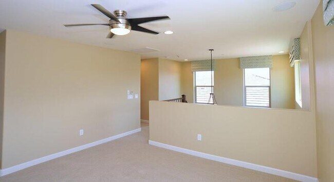 Building Photo - Stunning Executive Home (former model) in ...