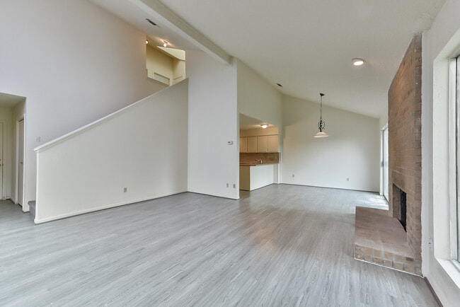 Building Photo - 1811 Veranda Dr