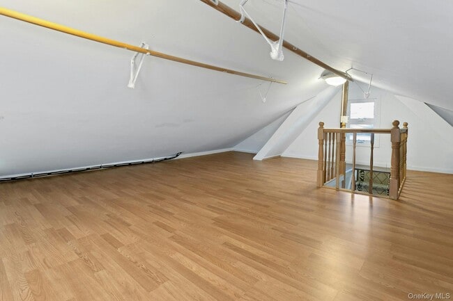 Building Photo - 164 Nelson Rd