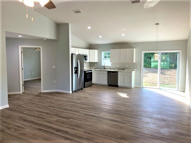 Building Photo - 2022-Built 3/2/2 on Corner Lot in Ocala – ...