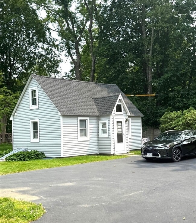 Building Photo - 301 Concord Rd