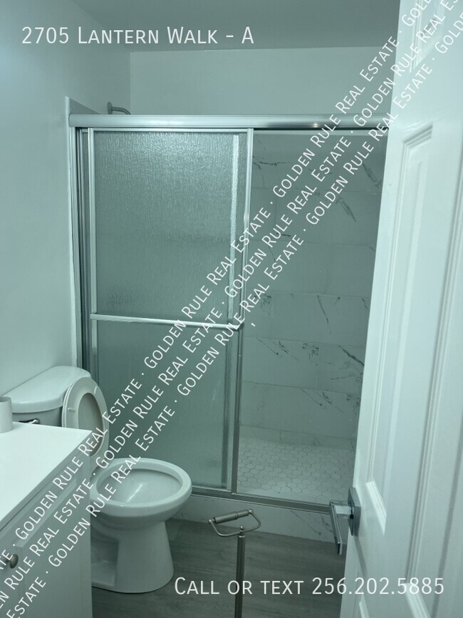 Building Photo - 2705 Lantern Walk SE