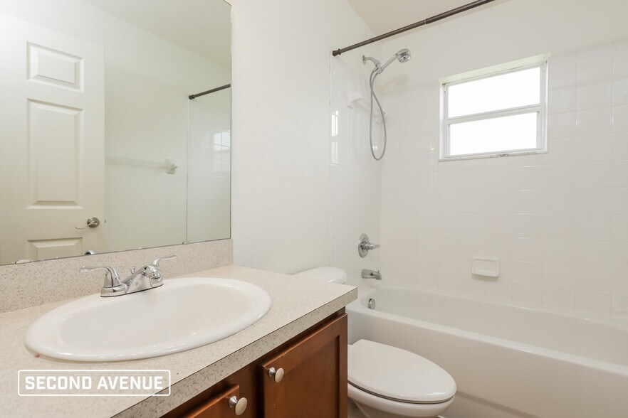 Building Photo - 8021 Princeton Manor Cir