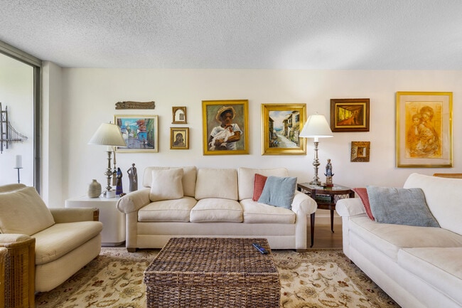 Building Photo - 3621 Oaks Clubhouse Dr