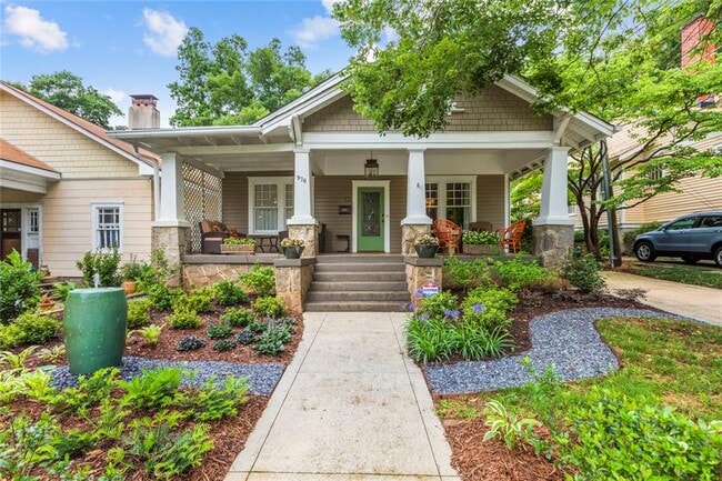 Building Photo - 976 Adair Ave NE