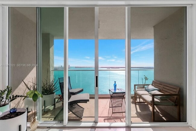 Building Photo - 800 Claughton Island Dr