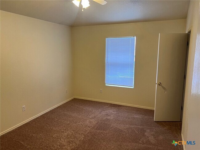 Building Photo - 4505 Jeff Scott Dr