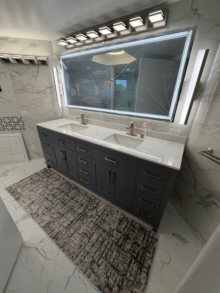 Building Photo - 5279 Fountains Dr S