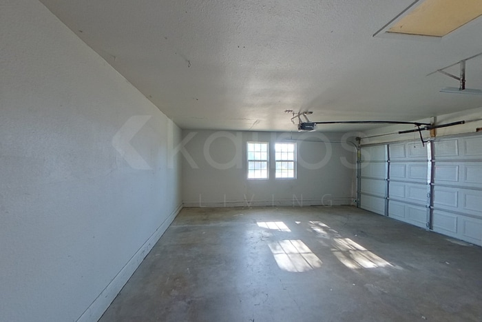 Building Photo - 3400 Teckla Blvd