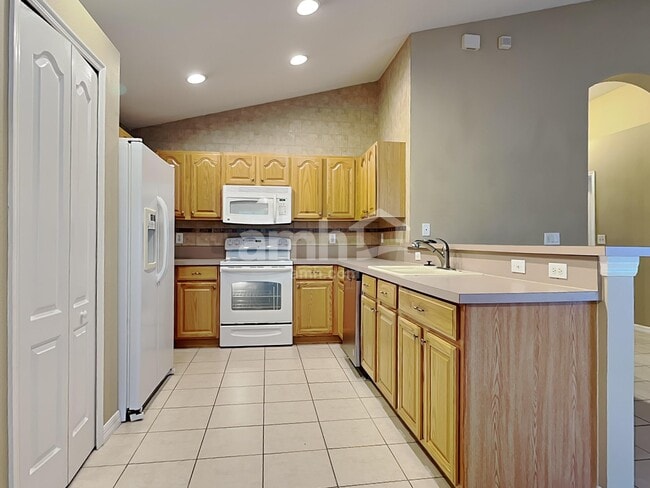 Building Photo - 2722 Billingham Dr